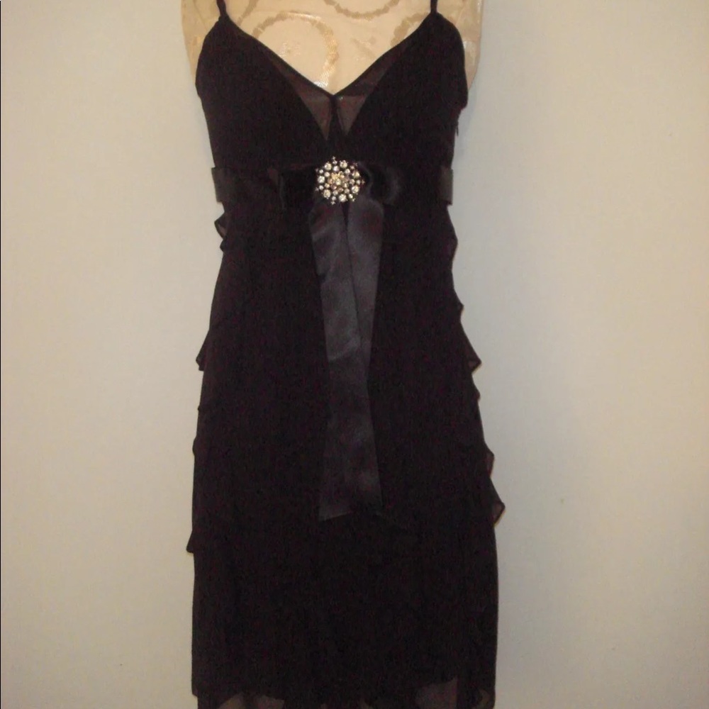 New BCBG Black Silk Chiffon Ruffle Brooch SZ 2